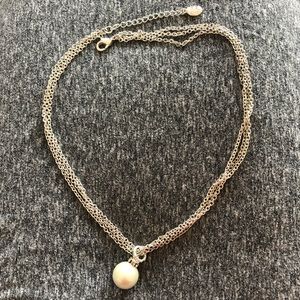 Faux pearl necklace 3 stranded